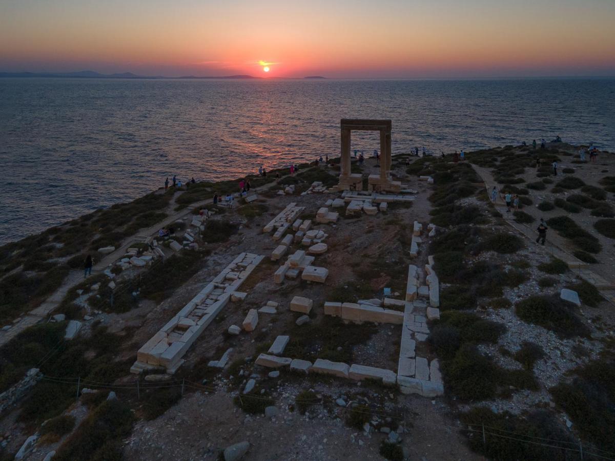 Portara Seaside Luxury Suites Naxos City 外观 照片