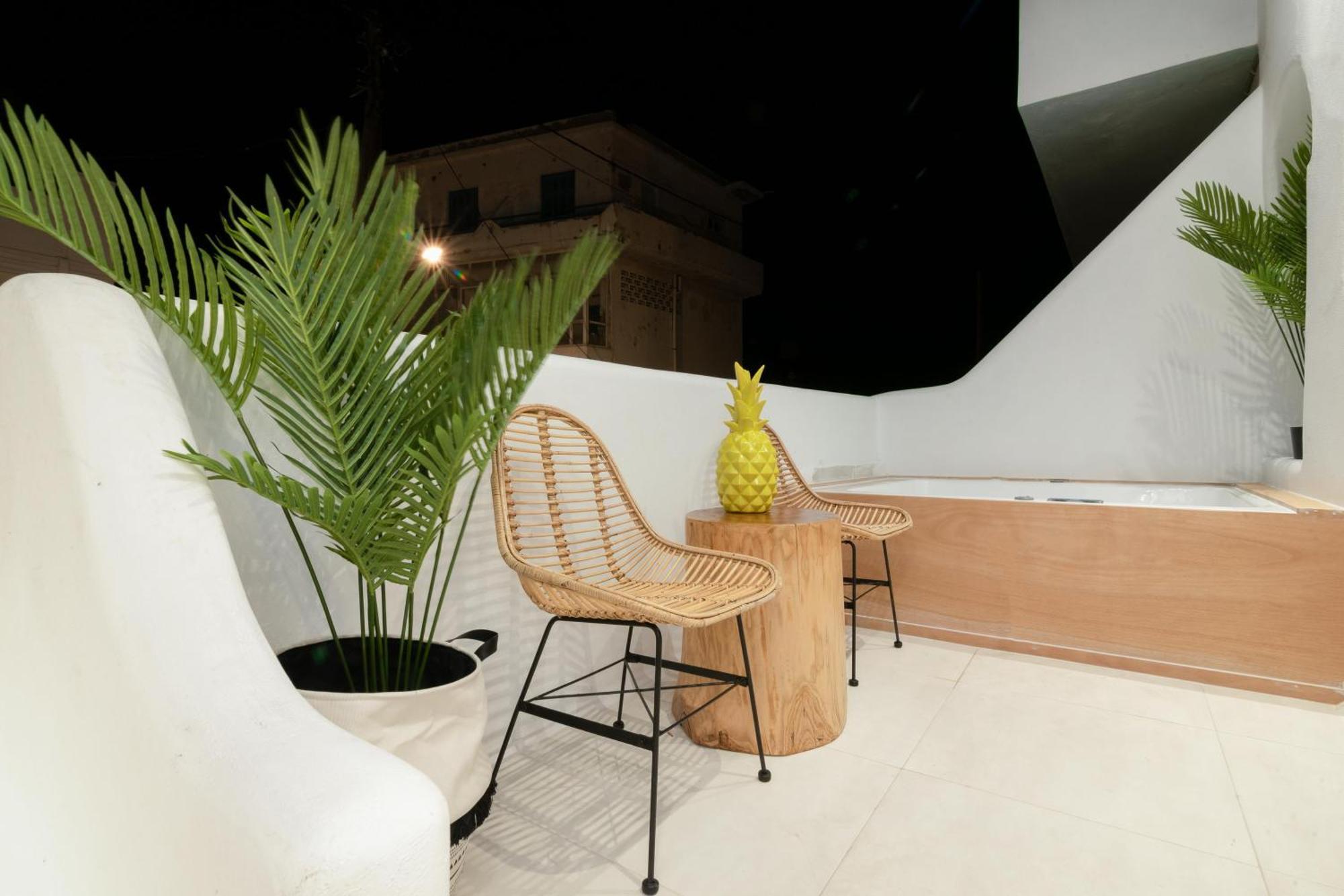 Portara Seaside Luxury Suites Naxos City 外观 照片